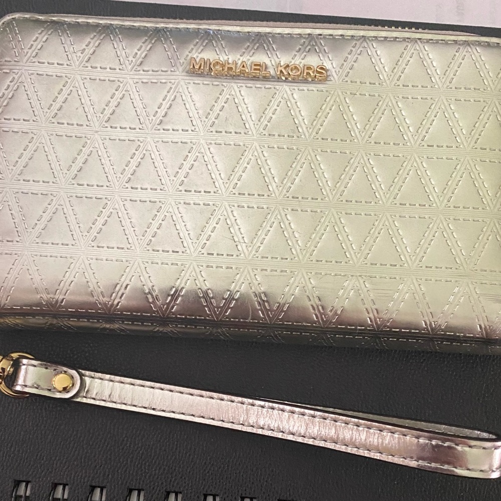 Michael Kors Wallet Wristlet-NWOT